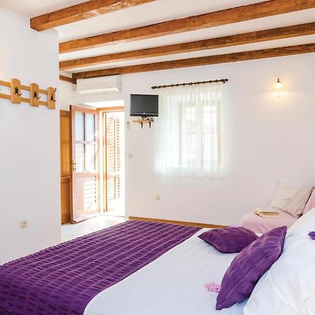 Cozy Home In Slano With Wifi ภายนอก รูปภาพ