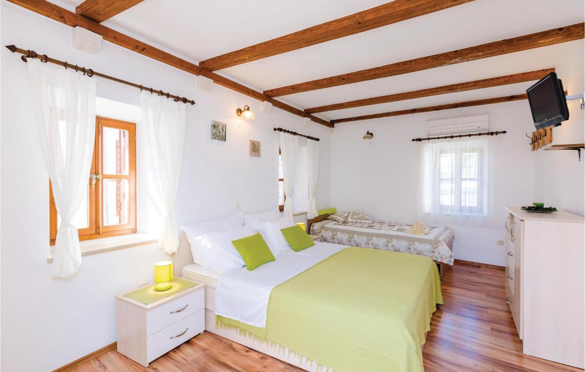 Cozy Home In Slano With Wifi ภายนอก รูปภาพ